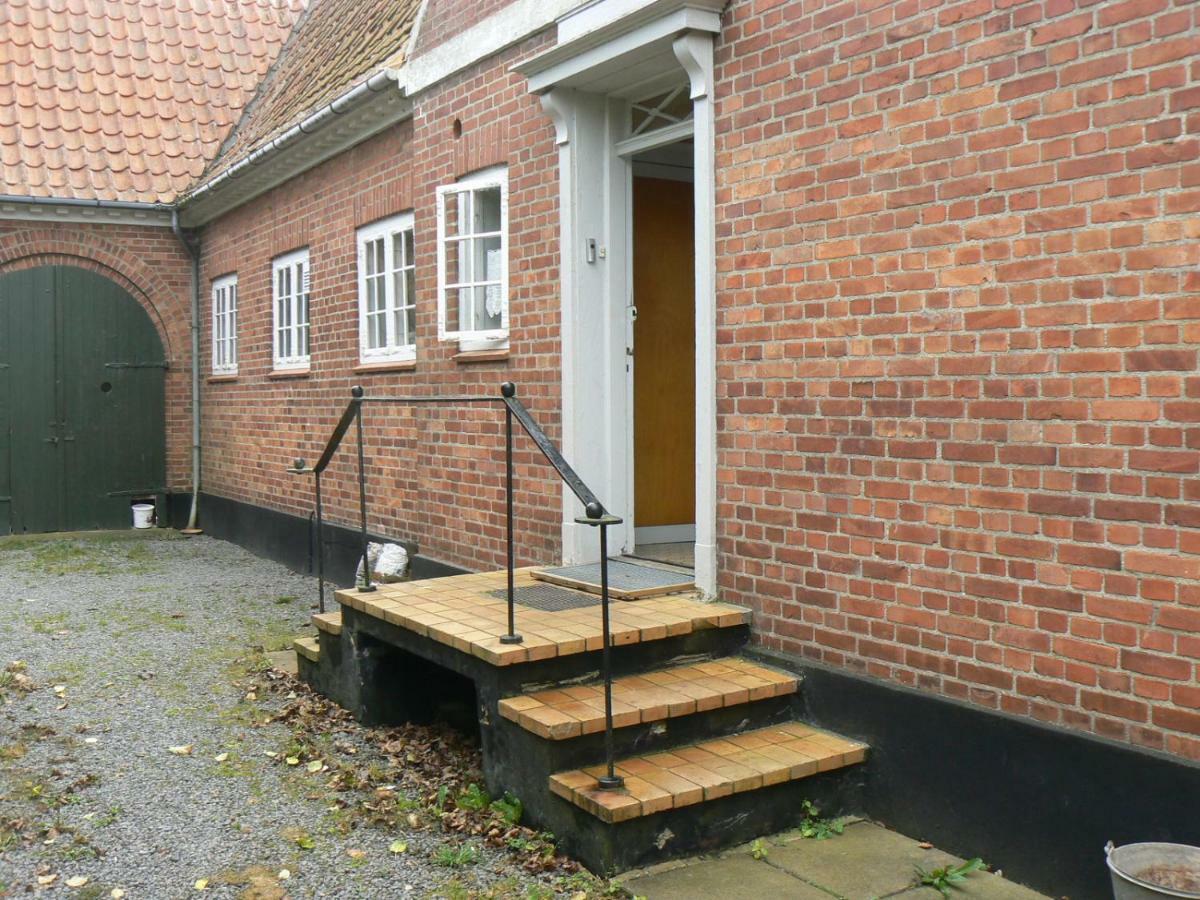 Aakirkeby Bed And Breakfast Экстерьер фото