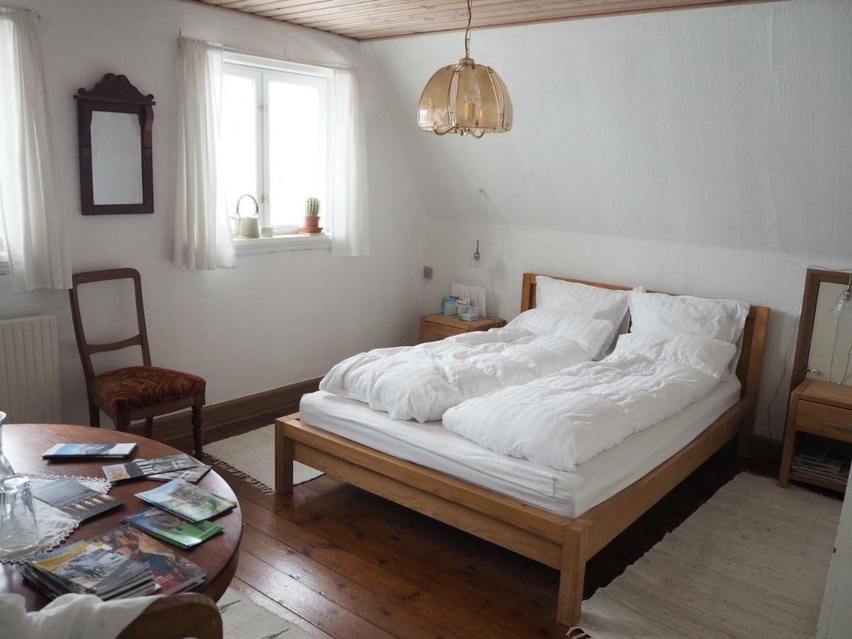 Aakirkeby Bed And Breakfast Экстерьер фото